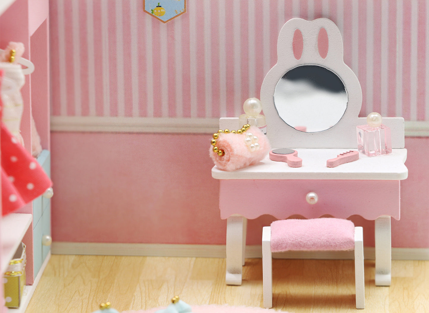 Miniature diorama - DIY - Garderobe